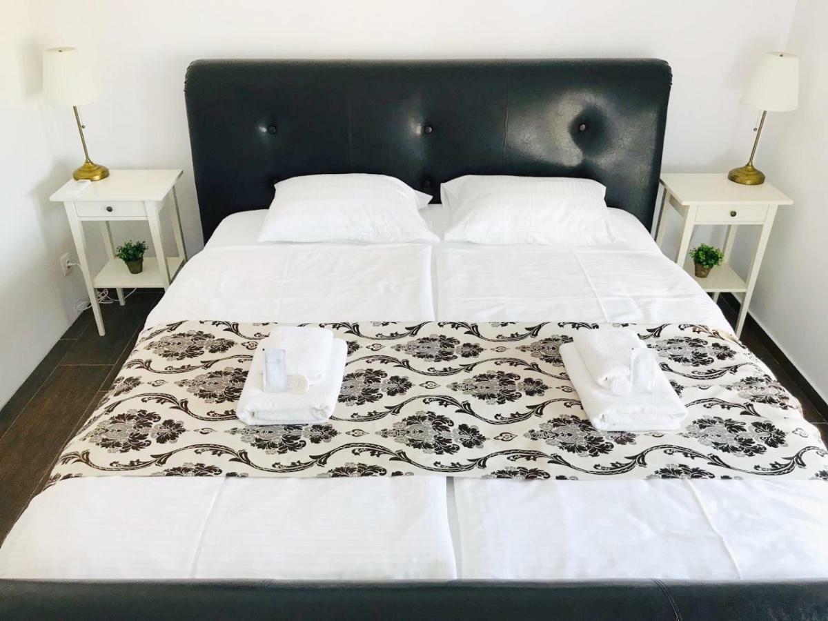 Villa Residence Sînmartin エクステリア 写真